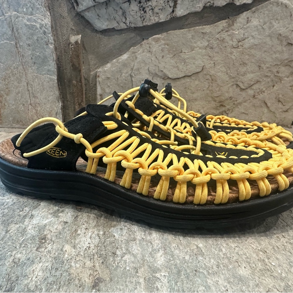 Keen Men's Black and Yellow Woven Sandals